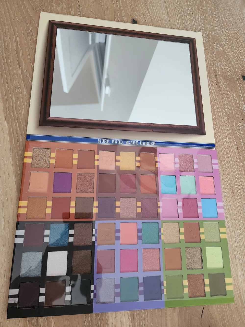 Revolution x Monsters University Kids Large Makeup Palette - 54 Shades! 12